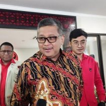 Hasto Bantah PDIP Dalangi Demonstrasi