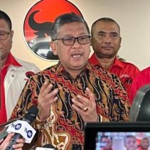 Hasto Bantah PDIP Dalangi Demonstrasi