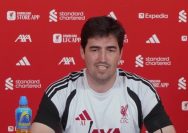 Andoni Iraola Latih Liverpool