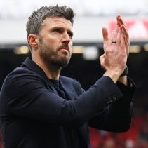 Michael Carrick perombakan MU 2026