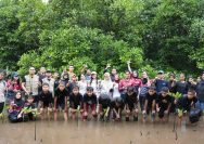 IMIP Dukung Penanaman Mangrove