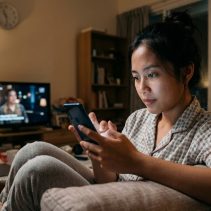 mengurangi waktu gadget malam hari
