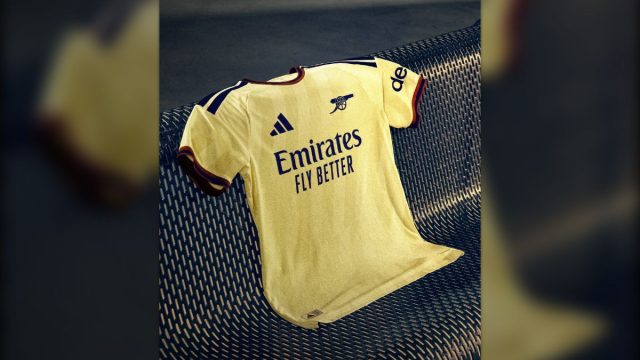 jersey ketiga Arsenal 2026/27