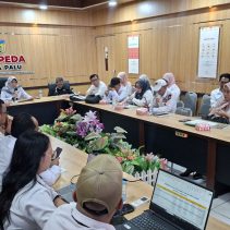 evaluasi penerimaan pajak dan retribusi