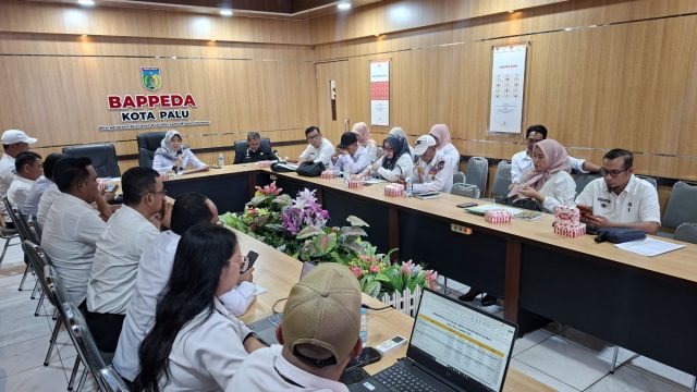 evaluasi penerimaan pajak dan retribusi