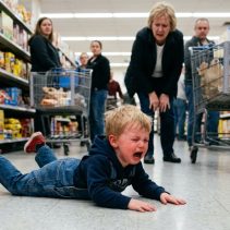cara menenangkan anak tantrum