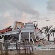 Korban Gempa M7,7 NTT