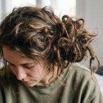 cara merawat rambut agar tidak mudah kusut