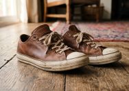 cara membersihkan sepatu