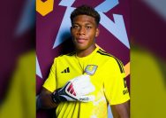 Zion Suzuki resmi Aston Villa