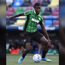 Juventus Incar Darryl Bakola
