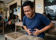 makanan merusak usus