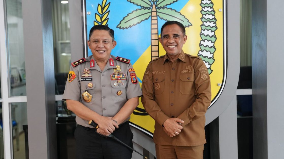 Gubernur Anwar Hafid