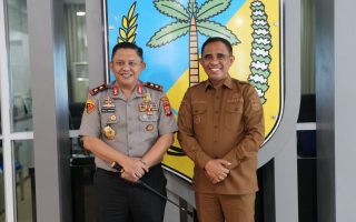 Gubernur Anwar Hafid