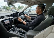 interior mobil bersih